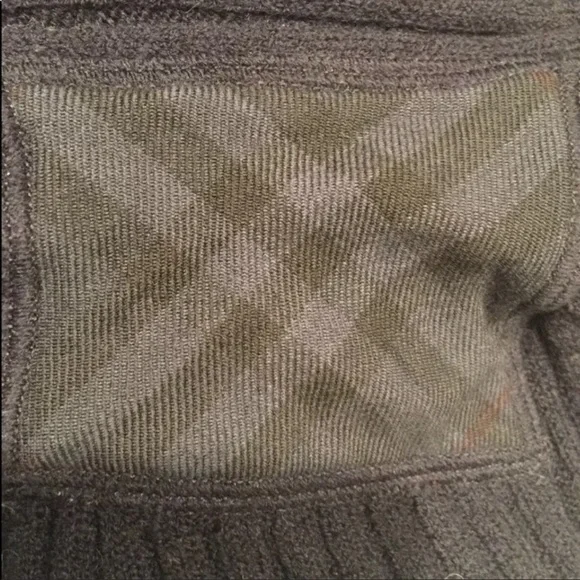 Burberry Sweater - Picture 6 of 6